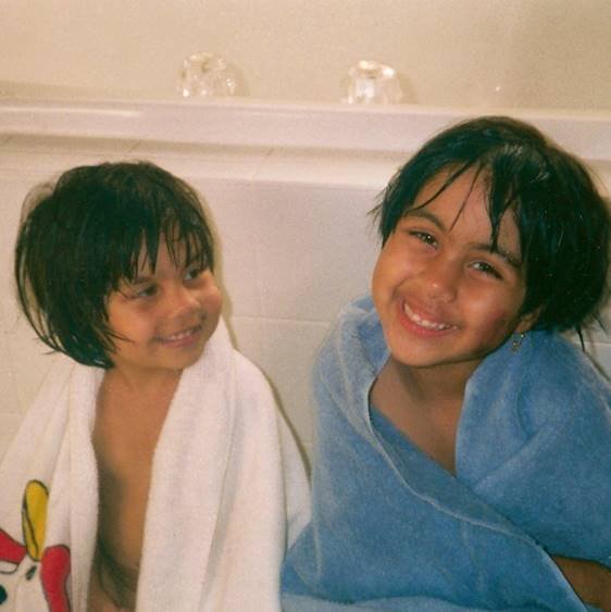 Veda & Her Big Sister, Ria — photo 1